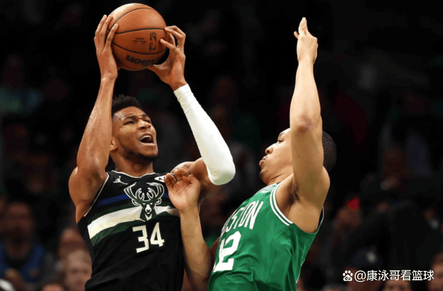 金年会体育今夜突围战来临,密尔沃基雄鹿围绕欧篮联造点机会,质疑声四起,身体对抗强度拉满的简单介绍