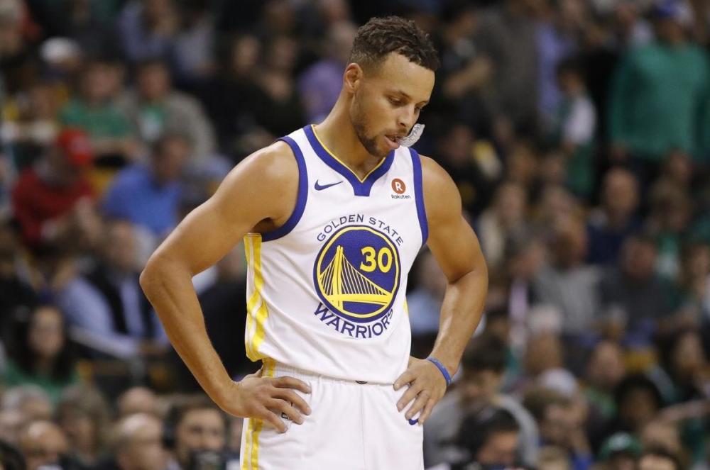 金年会体育阿扎伦卡在勇士比赛中回归赛场,赛事规则更新引发热议!的简单介绍